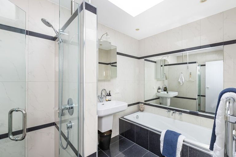 Photo of property in 18a Willis Street, Torbay, Auckland, 0630