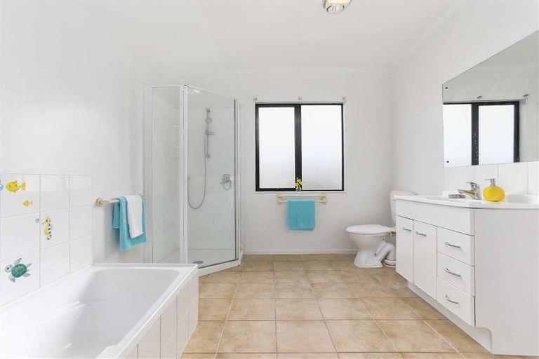 Photo of property in 2/13 Arawa Street, New Lynn, Auckland, 0600