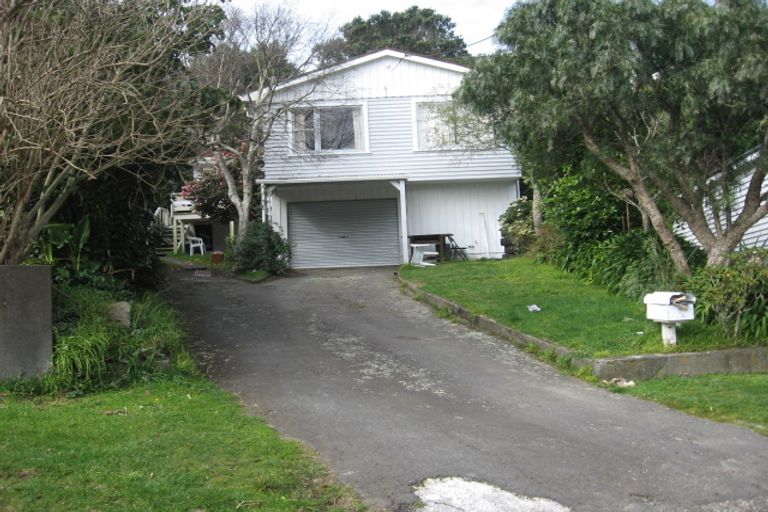 Photo of property in 8 Bourbon Terrace, Karori, Wellington, 6012