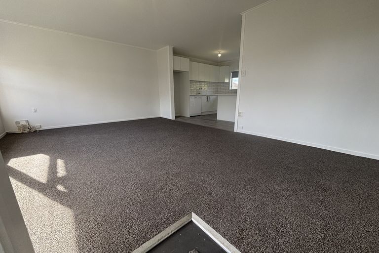 Photo of property in 2/58 Rimu Street, New Lynn, Auckland, 0600