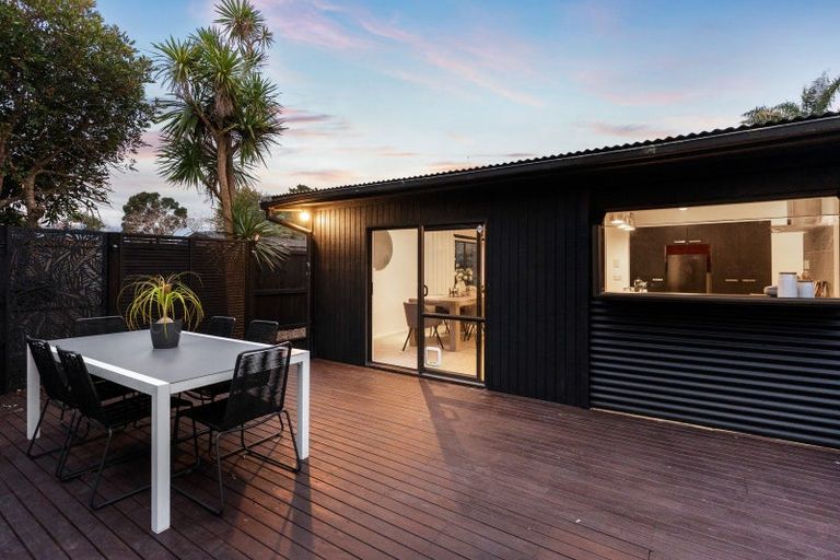 Photo of property in 1/23 Roys Road, Weymouth, Auckland, 2103