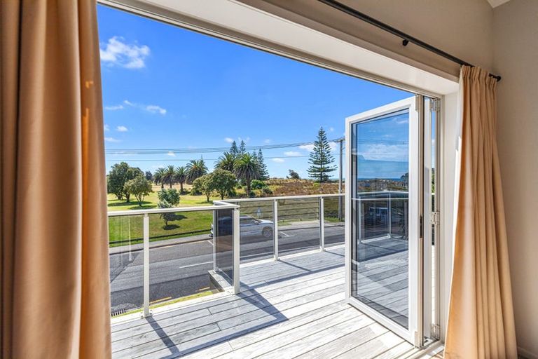 Photo of property in 10 Karewa Parade, Papamoa Beach, Papamoa, 3118
