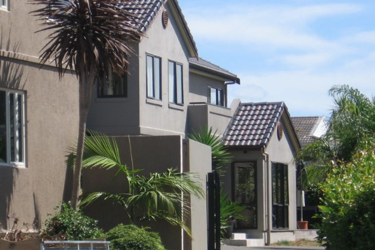 Photo of property in 1a Bournemouth Terrace, Murrays Bay, Auckland, 0630