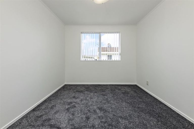 Photo of property in 2/36 Taitimu Drive, Weymouth, Auckland, 2103