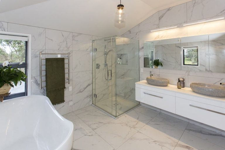 Photo of property in 36 Ripiro Drive, Baylys Beach, Dargaville, 0377