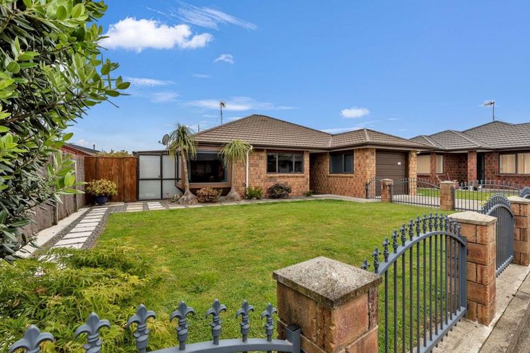 Photo of property in 12a Sussex Street, Levin, 5510