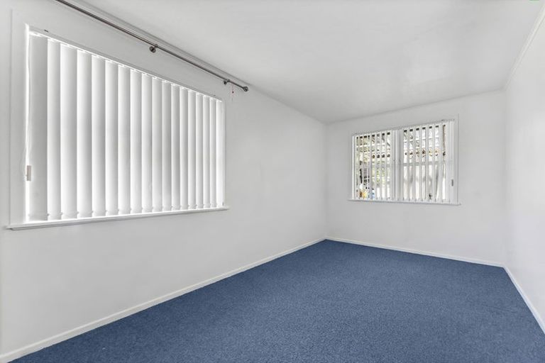 Photo of property in 43 President Avenue, Papakura, 2110