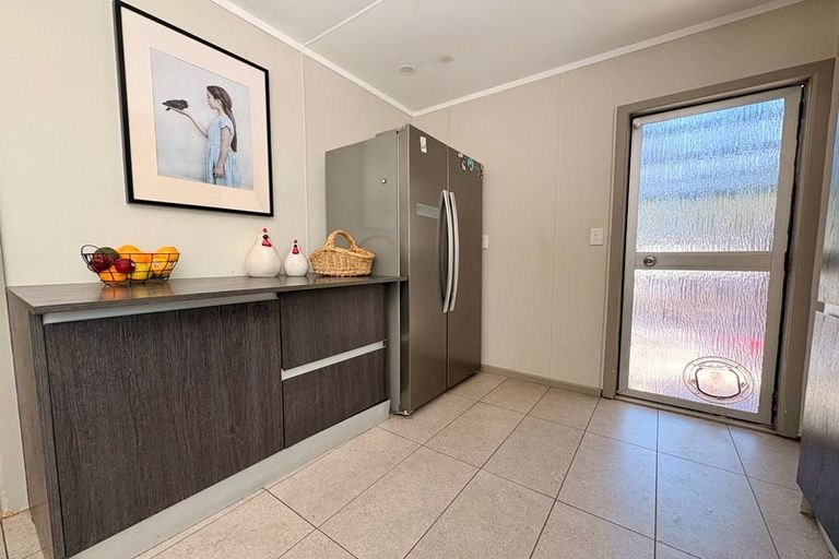 Photo of property in 140 Mako Mako Road, Levin, 5510