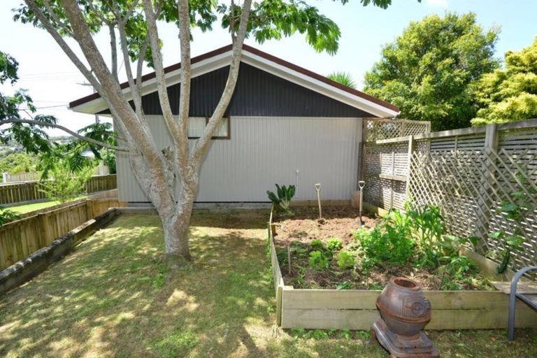 Photo of property in 12 Kauri Road, Stanmore Bay, Whangaparaoa, 0932