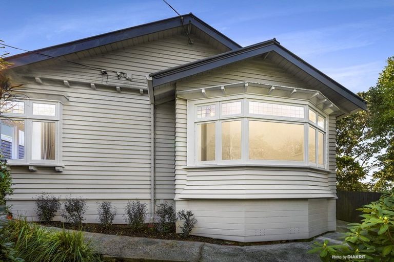 Photo of property in 72 Chaytor Street, Karori, Wellington, 6012