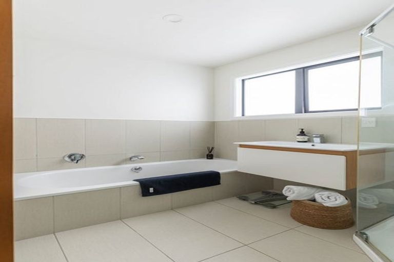 Photo of property in 39b Braithwaite Street, Karori, Wellington, 6012