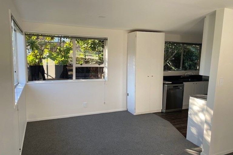 Photo of property in 10 Cunliffe Road, Redwood, Christchurch, 8051