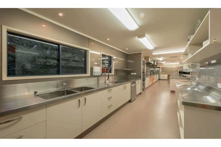 Photo of property in 2 Cochrane Drive, Kerikeri, 0230