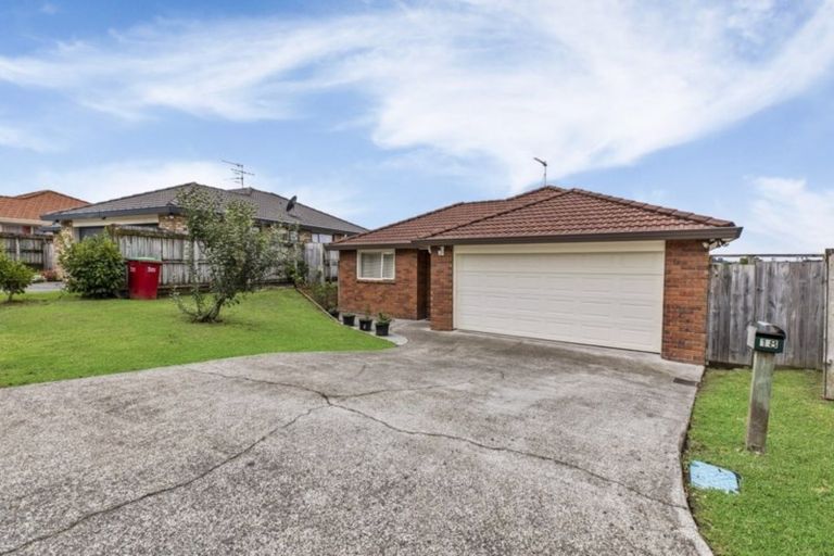 Photo of property in 18 Piriti Place, Weymouth, Auckland, 2103
