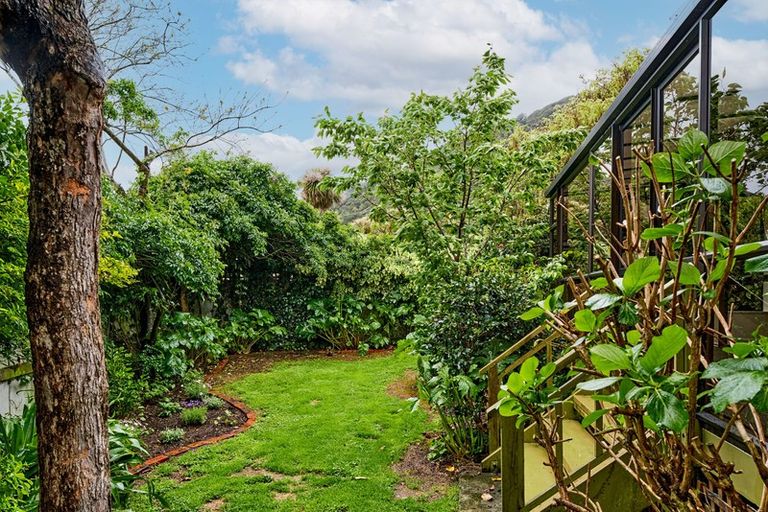 Photo of property in 1/372 Muritai Road, Eastbourne, Lower Hutt, 5013