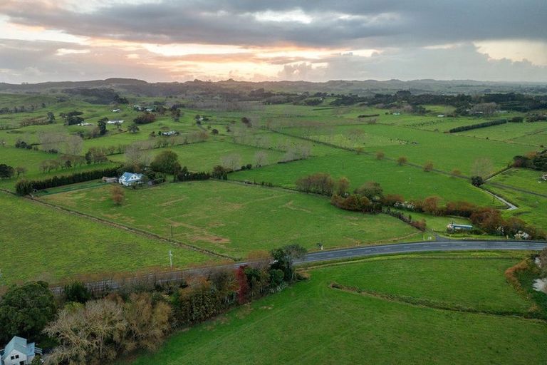 Photo of property in 2179 State Highway 16, Helensville, 0875