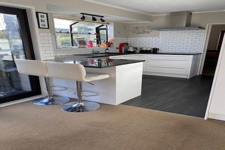 Photo of property in 141 West Harbour Drive, West Harbour, Auckland, 0618