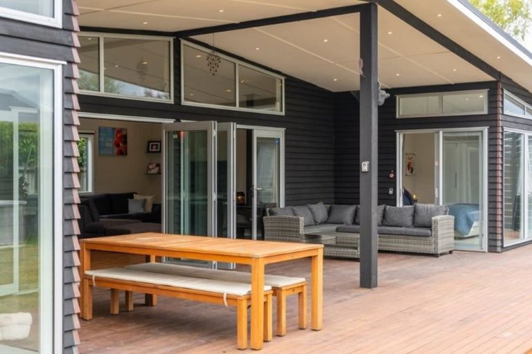 Photo of property in 15 Esther Street, Martinborough, 5711