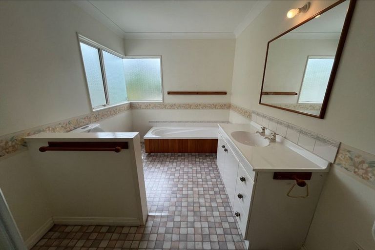 Photo of property in 43a Winara Avenue, Waikanae, 5036