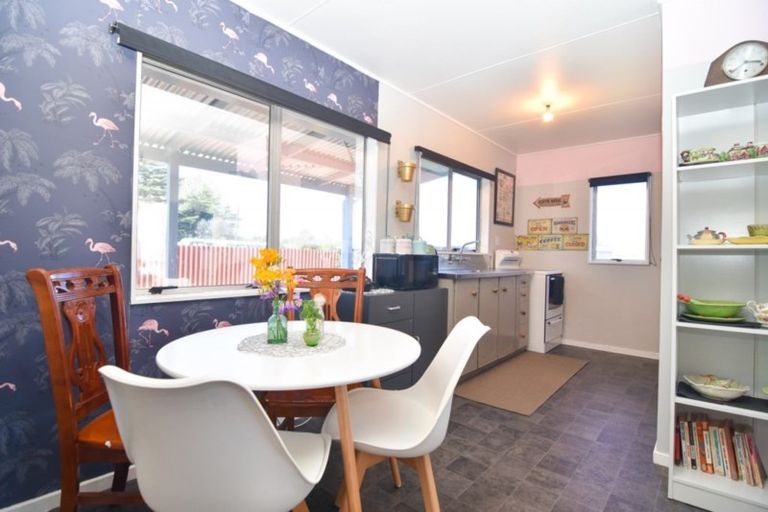 Photo of property in 66 Victoria Street, Carterton, 5713