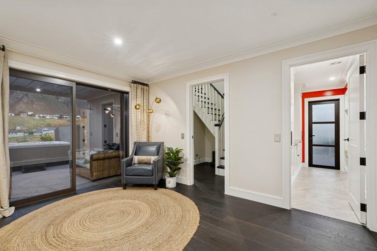 Photo of property in 40 Cunninghams Drive, Jacks Point, Queenstown, 9371