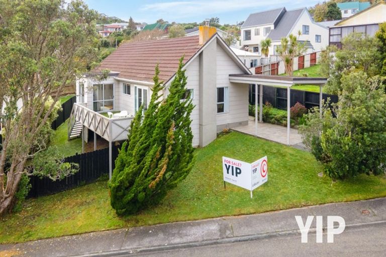 Photo of property in 4 Curacao Place, Grenada Village, Wellington, 6037