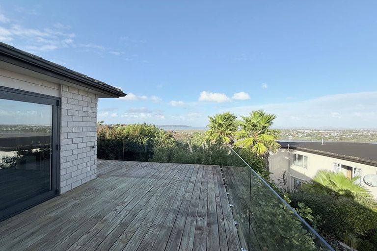 Photo of property in 137 Luckens Road, West Harbour, Auckland, 0618