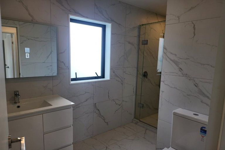 Photo of property in 2 Dotterel Place, Westgate, Auckland, 0614