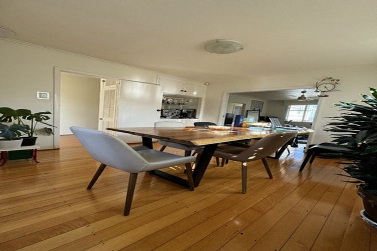 Photo of property in 1/172 Forrest Hill Road, Forrest Hill, Auckland, 0620