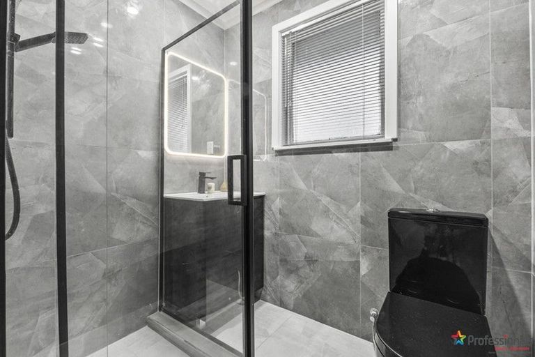 Photo of property in 1/13a Vine Street, Mangere East, Auckland, 2024