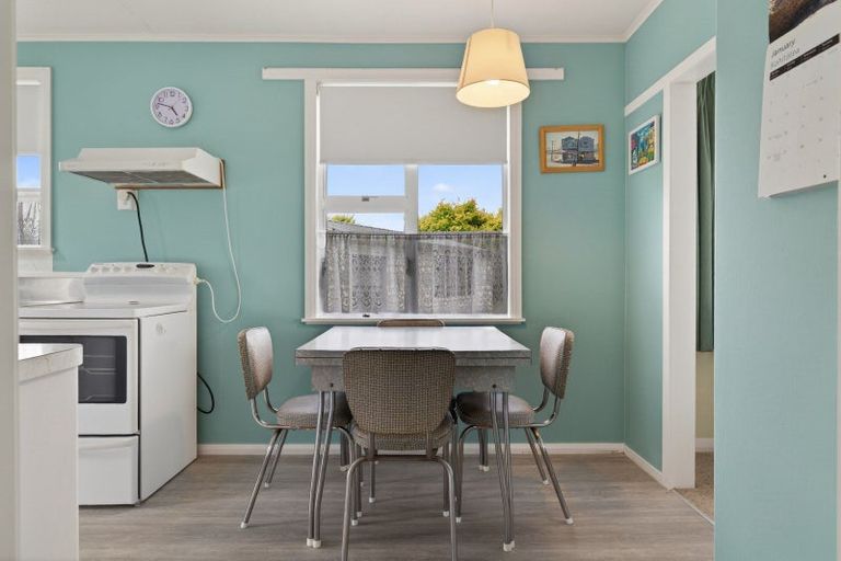 Photo of property in 28 Birmingham Street, Takaro, Palmerston North, 4412