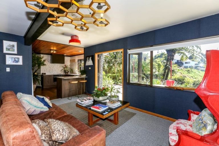 Photo of property in 319 Mangorei Road, Merrilands, New Plymouth, 4312