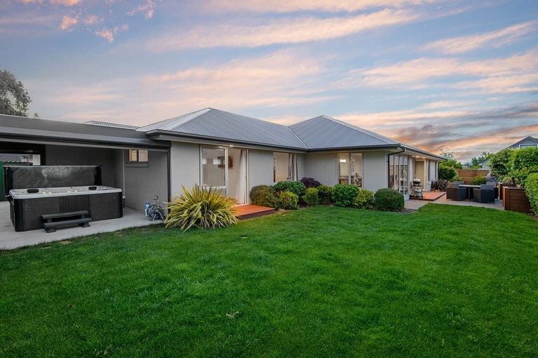 Photo of property in 8 Overton Place, Prebbleton, 7604