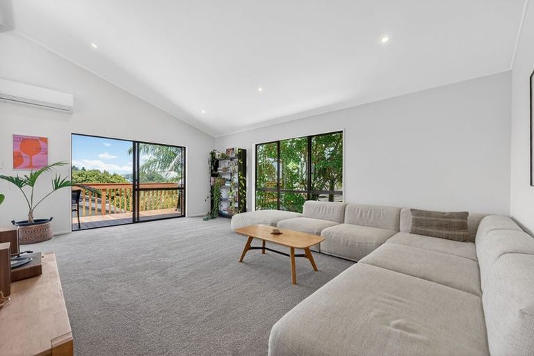 Photo of property in 2/31 Verran Road, Birkenhead, Auckland, 0626