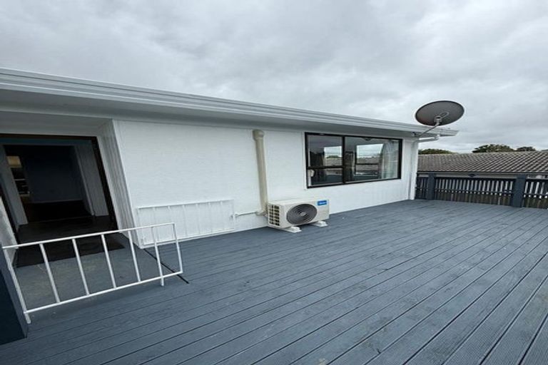 Photo of property in 3/1 Rebecca Rise, Weymouth, Auckland, 2103