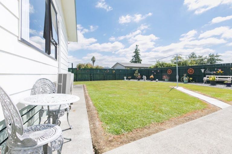 Photo of property in 7 Latham Stubbs Crescent, Waipawa, 4210