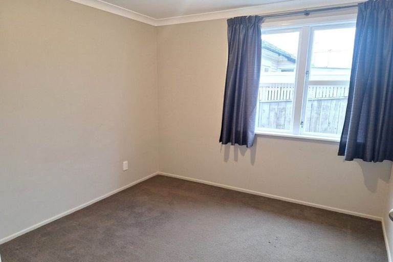Photo of property in 15 Savage Crescent, Upper Hutt Central, Upper Hutt, 5018
