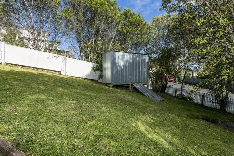 Photo of property in 23 Lanigan Street, Birkdale, Auckland, 0626