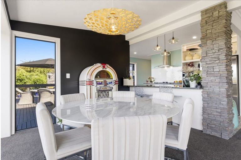 Photo of property in 2 Scenic Heights, Acacia Bay, Taupo, 3330