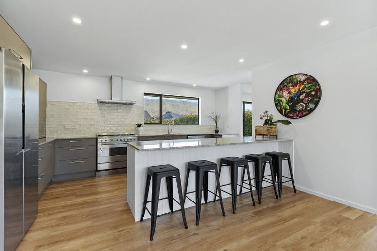 Photo of property in 21 De Bettencor Place, Mount Pisa, Cromwell, 9383