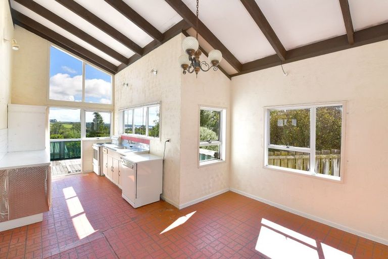 Photo of property in 1/12 Willis Street, Torbay, Auckland, 0630