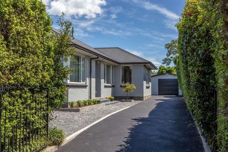 Photo of property in 11 Walnut Avenue, Strowan, Christchurch, 8052