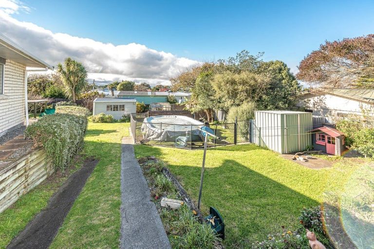 Photo of property in 102 Matai Street, Castlecliff, Whanganui, 4501