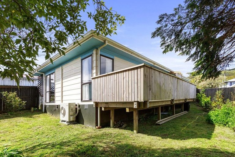 Photo of property in 19 Tobago Crescent, Grenada North, Wellington, 5028