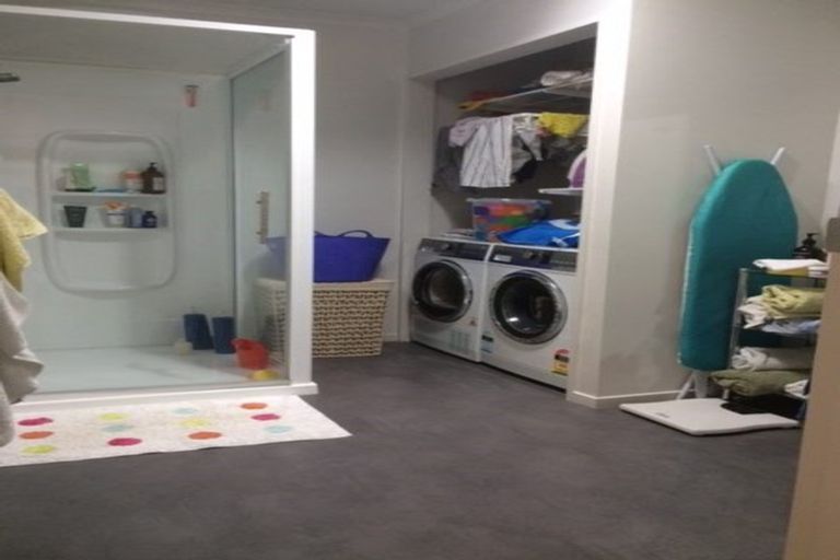 Photo of property in 10/17 Harbour View Road, Te Atatu Peninsula, Auckland, 0610