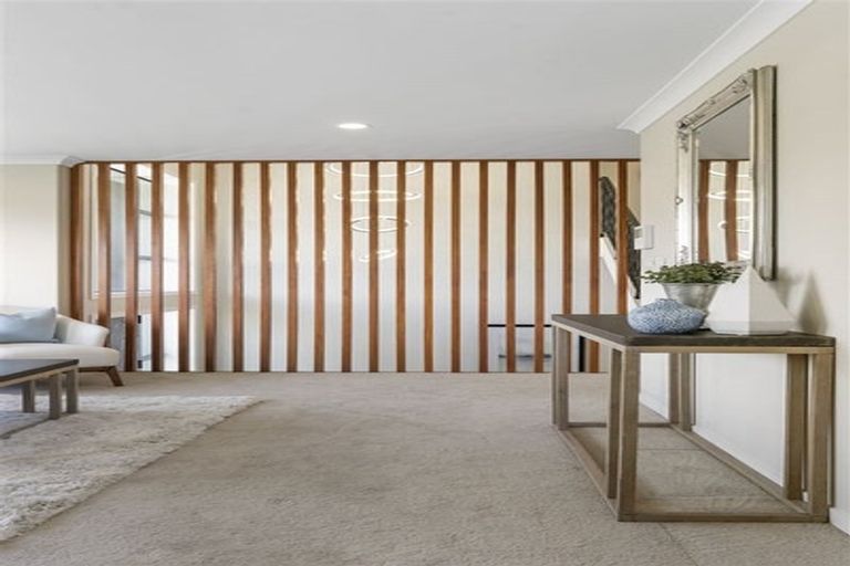 Photo of property in 97 Medallion Drive, Oteha, Auckland, 0632