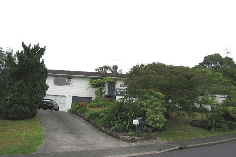 Photo of property in 4 Kerria Place, Sunnynook, Auckland, 0620