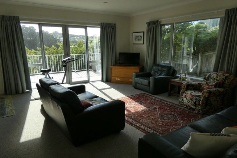 Photo of property in 76 Makara Road, Karori, Wellington, 6012