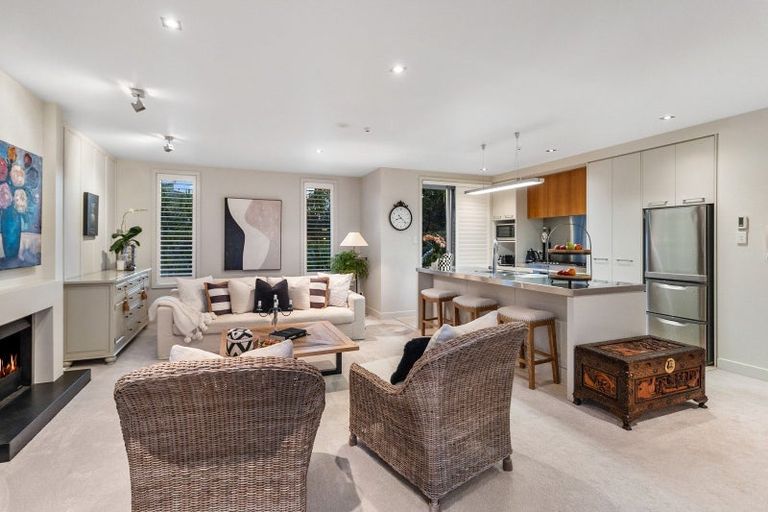 Photo of property in 7 Little Compton Mews, Snells Beach, 0920