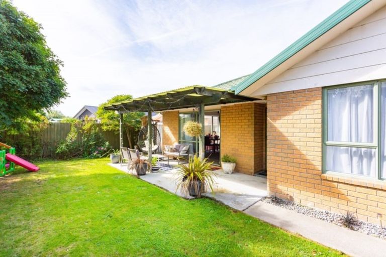 Photo of property in 2/19 Thistledown Place, Woolston, Christchurch, 8062